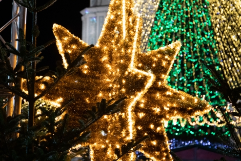 Головна святкова локація на Софійській площі цьогоріч буде присвячена Різдвяній дивоночі